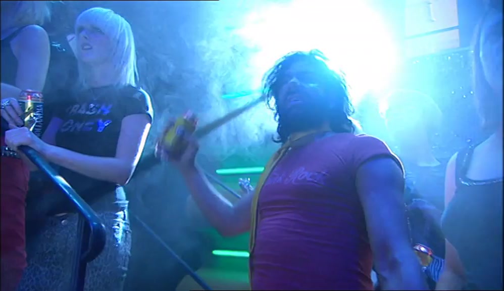 - I'M GONNA KILL VINCE. - GET OF! 