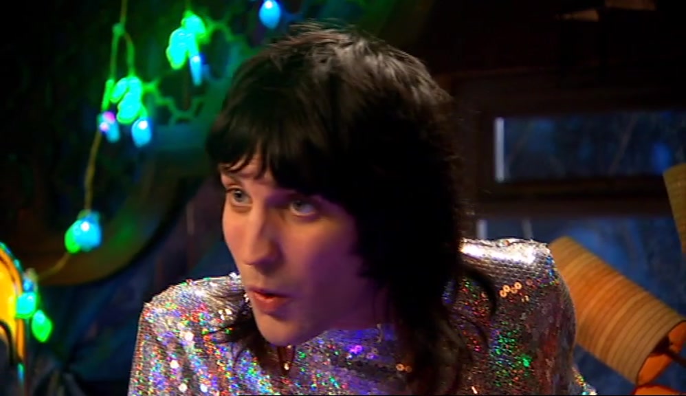 - SHUT IT, SMALL HAIR. - SMALL HAIR? 