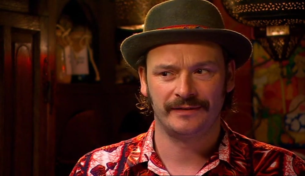 - IS THIS HOW YOU WIN PEOPLE OVER? - I CAN'T EXPRESS MYSELF. 