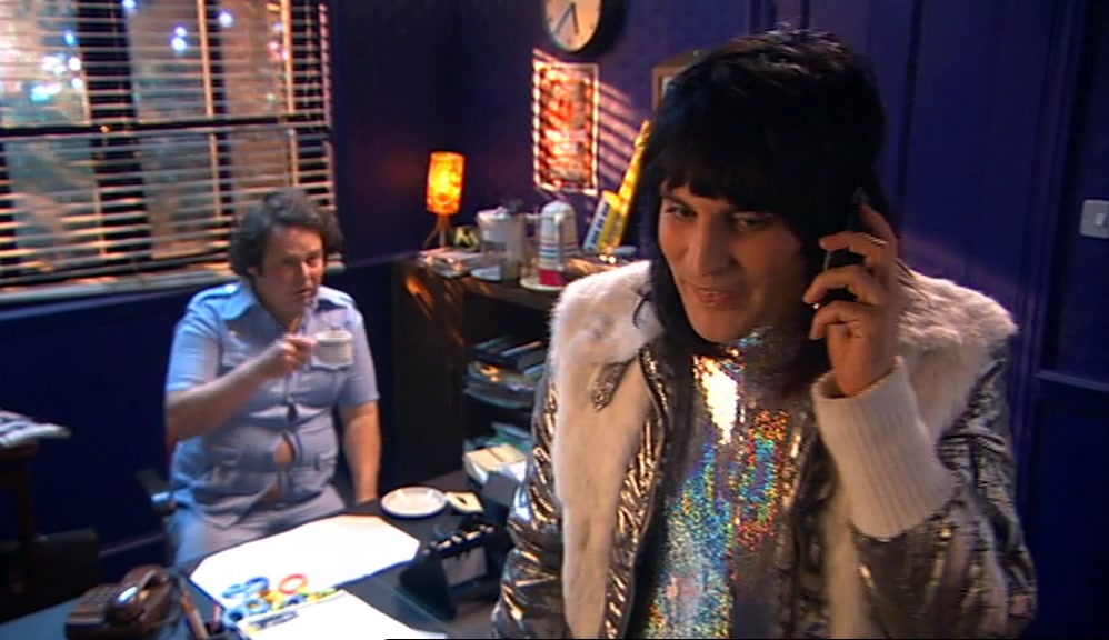 - HI. IS THAT MRS FOSSIL? - VINCE! VINCE, YOU CAN'T DO THIS! 