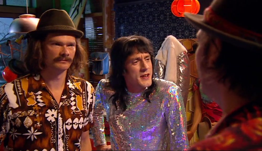- SHUT IT, SMALL HAIR. - SMALL HAIR? 