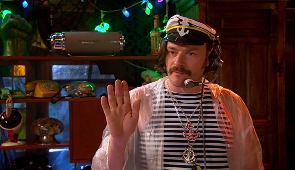 - WHAT ARE WE GOING TO DO, HOWARD? - CALM DOWN. WE HAVE TO BE LOGICAL, OK? 
