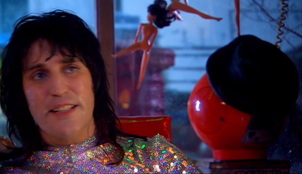 YEAH, IT IS A BIG DEAL! THIS GUY, HE'S DOING HIS HAIR LIKE ME, WALKING LIKE ME, TALKING LIKE ME. 