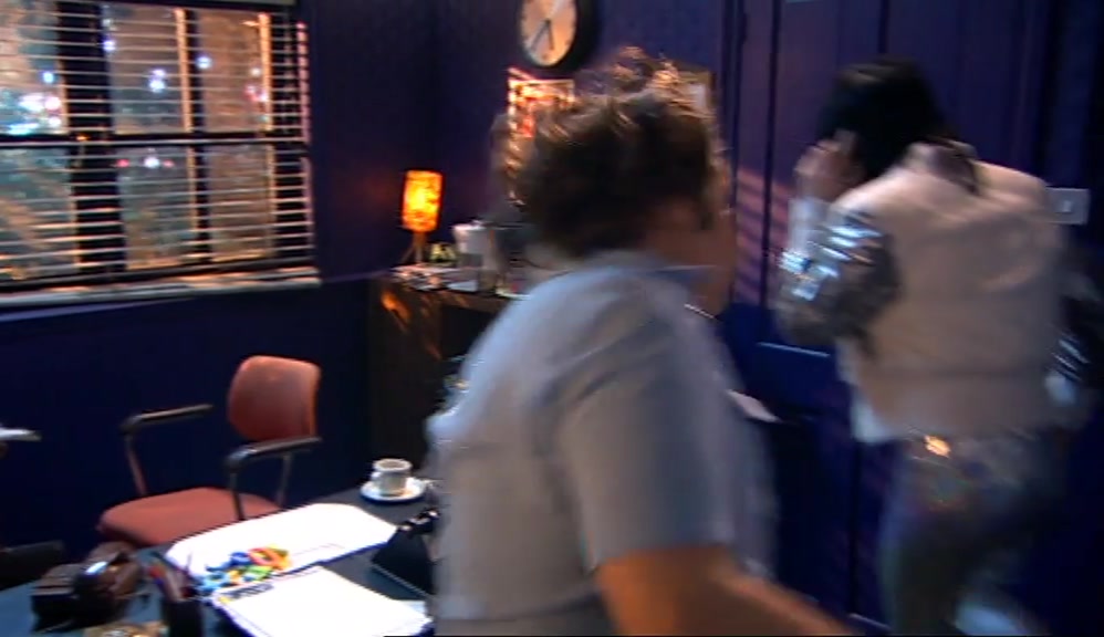 - HI. IS THAT MRS FOSSIL? - VINCE! VINCE, YOU CAN'T DO THIS! 