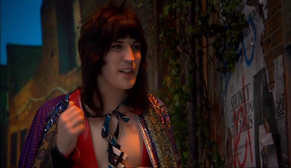 - WHAT BRINGS YOU TO THIS PART OF TOWN? - I'M LOOKING FOR MY MATE. 