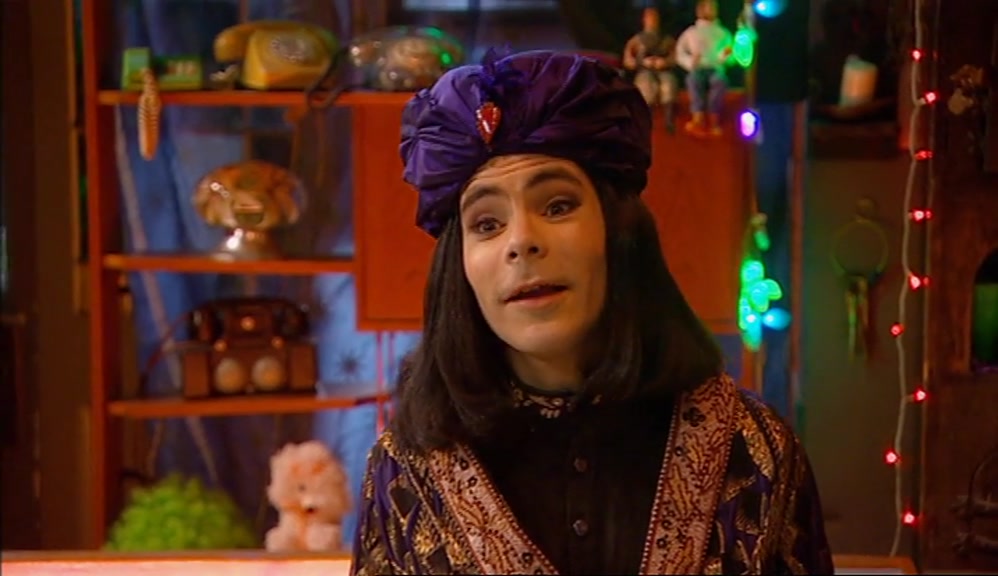 - THAT'S WHAT I DO. YEAH, VINCE? - HERE WE GO. LIES, LIES FROM TINY EYES. 