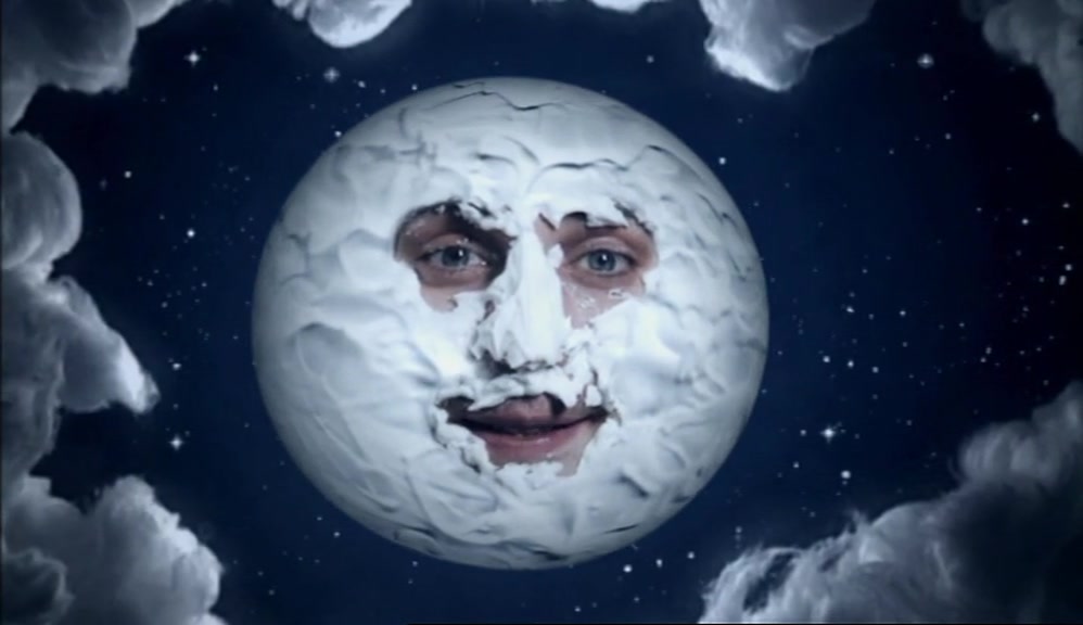 I'M A FULL MOON, YEAH, MAKING ALL THE JUICE ACTIVATED. 