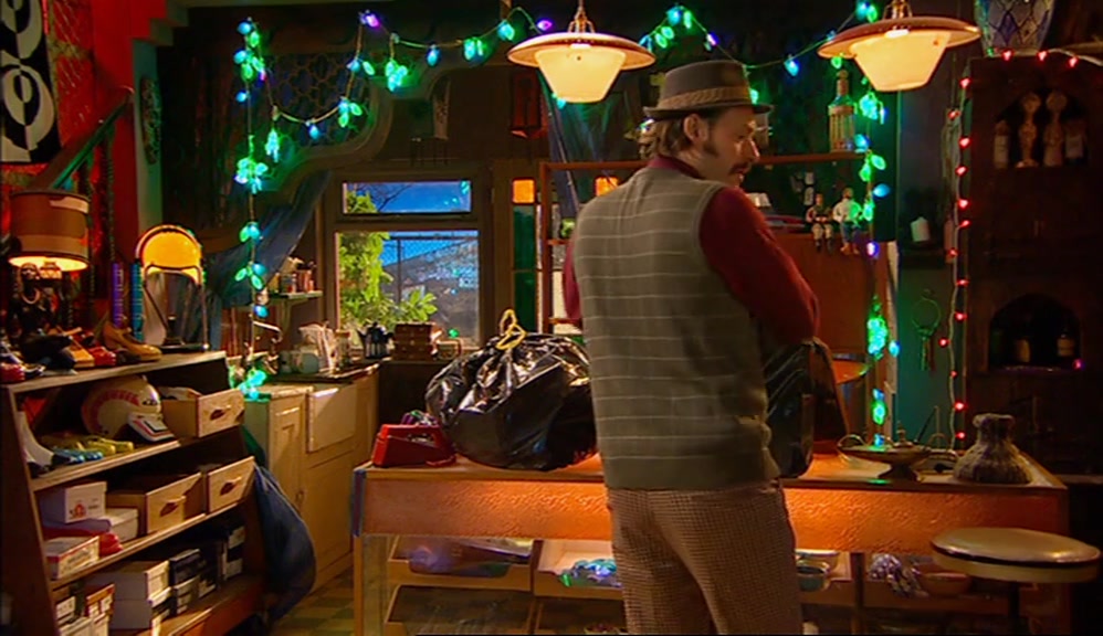 IT DOESN'T GO WITH MY IMAGE. YOU DON'T SEE PEOPLE IN DAZED & CONFUSED TIDYING UP. 