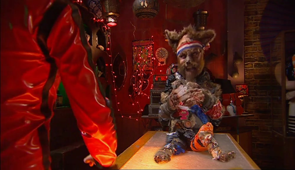 - IT'S NICE HERE. - IT'S ALL RIGHT, INNIT. 