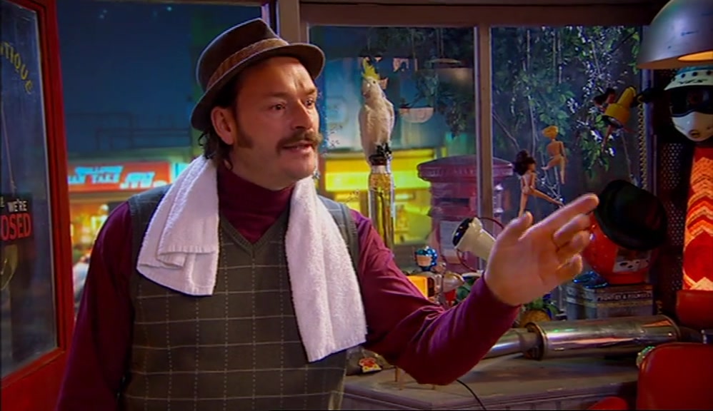 - THAT'S WHAT I DO. YEAH, VINCE? - HERE WE GO. LIES, LIES FROM TINY EYES. 