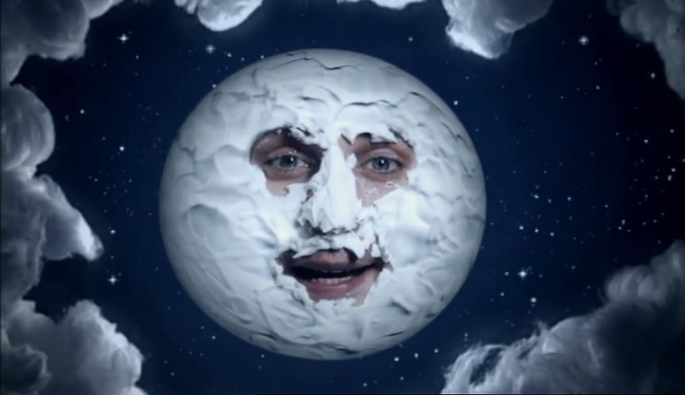 I'M A FULL MOON, YEAH, MAKING ALL THE JUICE ACTIVATED. 