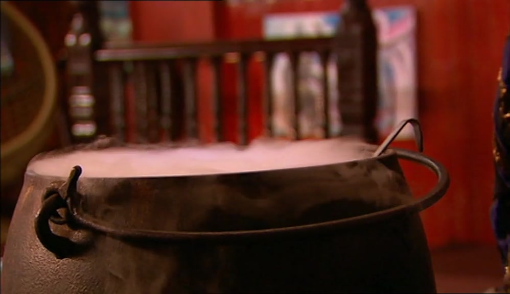 THIS IS YOUR BASIC CAULDRON. IF YOU HAVEN'T GOT ONE, DON'T WORRY. 