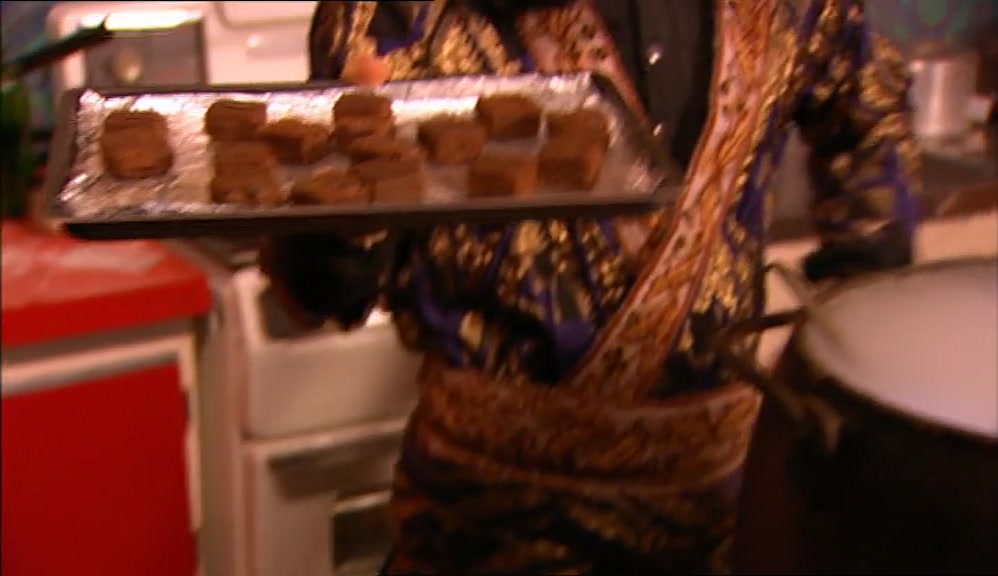 NOW, LET'S TALK ABOUT HASH CAKES. A LITTLE TIP ABOUT HASH CAKES: 