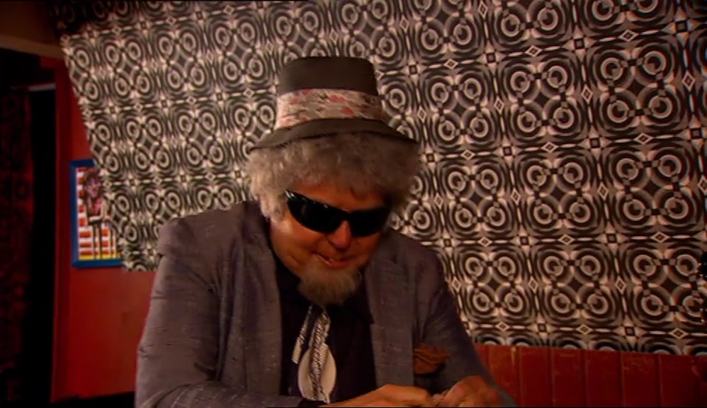 - HOW ARE YOU, LESTER? - I BOUGHT YOU A PRESENT. 