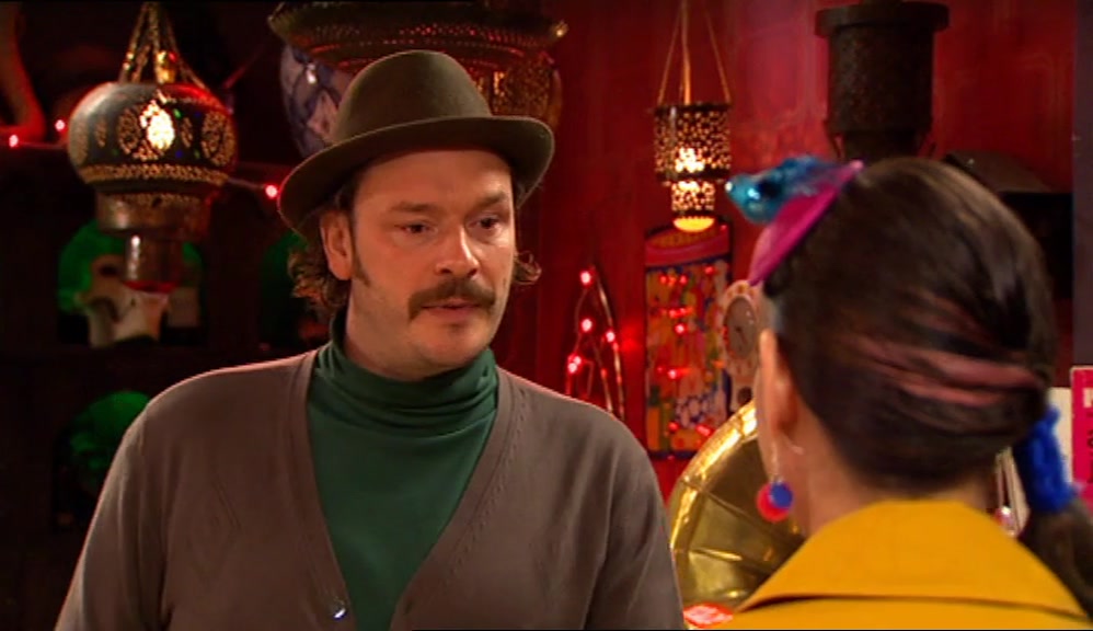 - SO THERE IS A PARTY HERE TONIGHT? - OH, YES. A BIG PARTY, YEAH. 