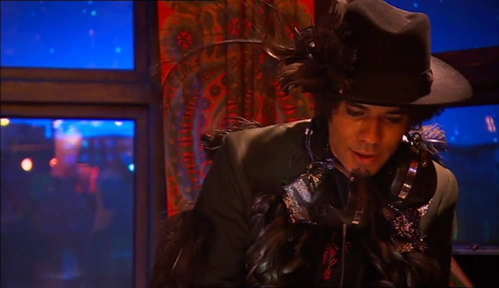 - SLAM IT DOWN. - CAN WE HAVE THE MUSIC OF FOR A MINUTE? 