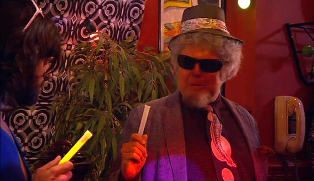 - THESE ALCOPOPS TASTE KINDA FUNNY. - IT'S A GLOWSTICK, YOU BERK! 