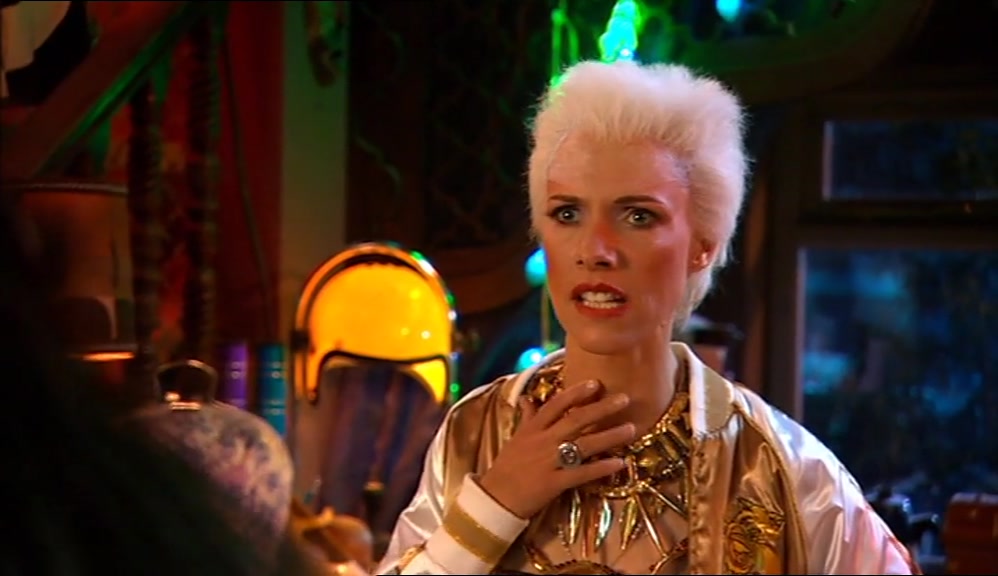 - I'M GOING TO SLICE HIM IN TWO! - OH, DENNIS! 