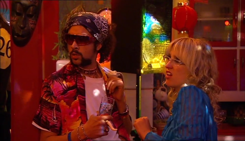 DENNIS, YOU DIMLO! WHAT THE FUCK ARE YOU DOING? THAT'S THE WRONG GEEZER. 