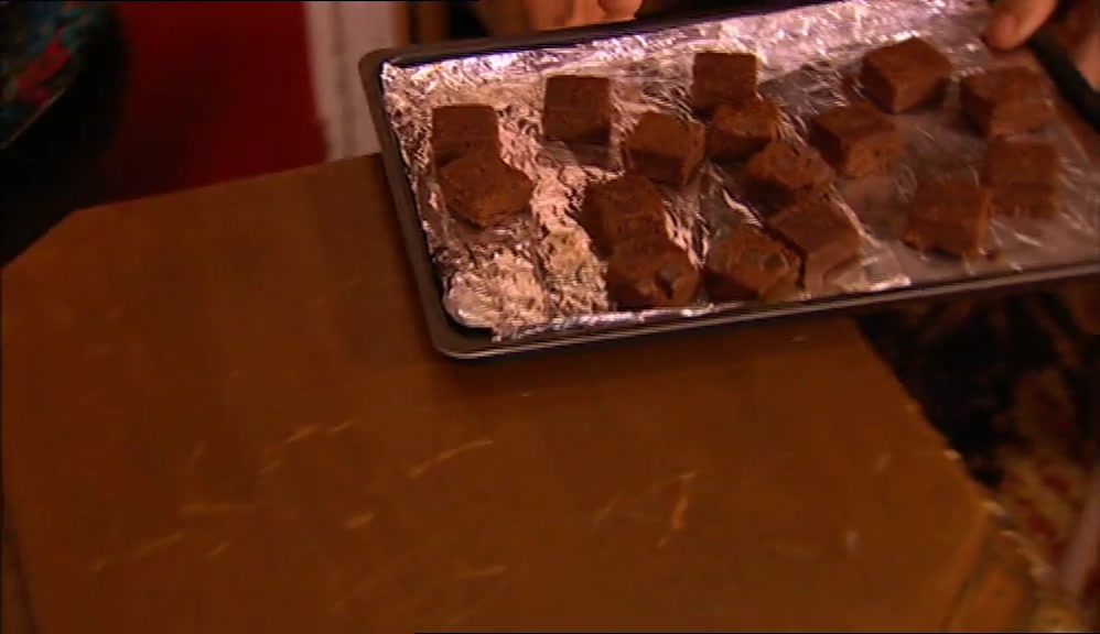 NOW, LET'S TALK ABOUT HASH CAKES. A LITTLE TIP ABOUT HASH CAKES: 