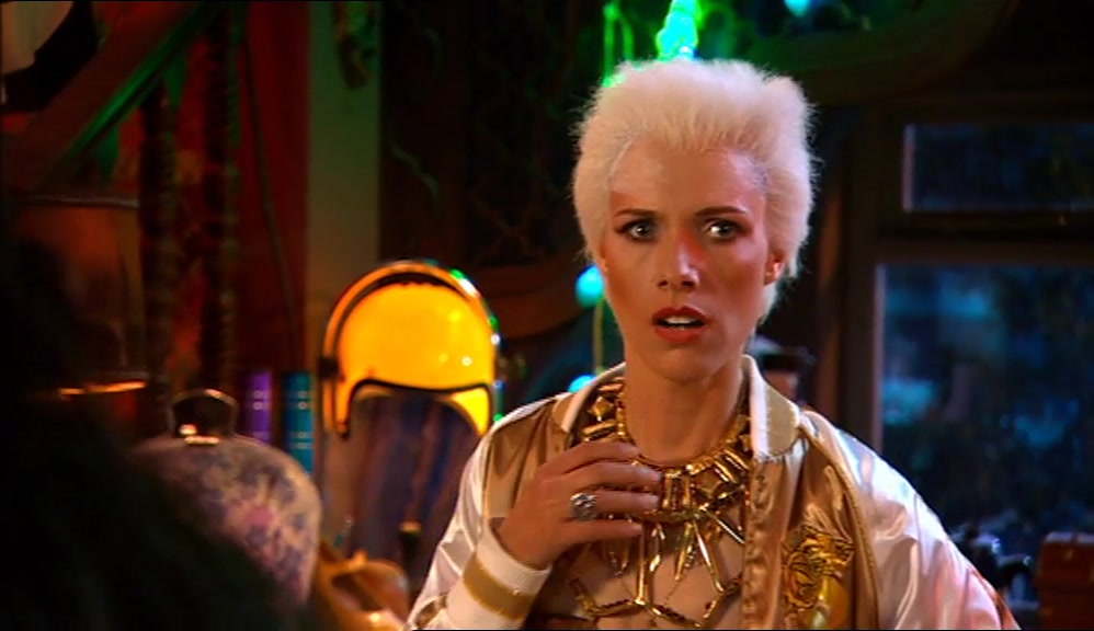- I'M GOING TO SLICE HIM IN TWO! - OH, DENNIS! 