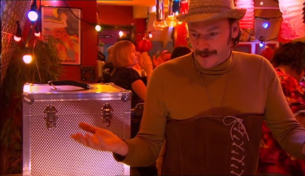 - WHO'S THIS JOKER? - HOWARD MOON. IT'S MY PARTY. IT'S MY BIRTHDAY. 