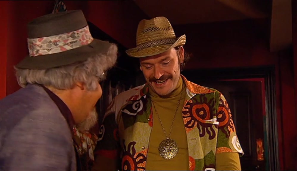 - HOW ARE YOU, LESTER? - I BOUGHT YOU A PRESENT. 