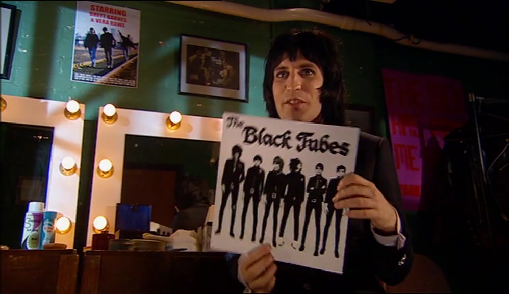 AND ACCIDENTALLY PHOTOSHOPPED MY OWN HEAD OVER YOUR DEAD SINGER'S FACE. 