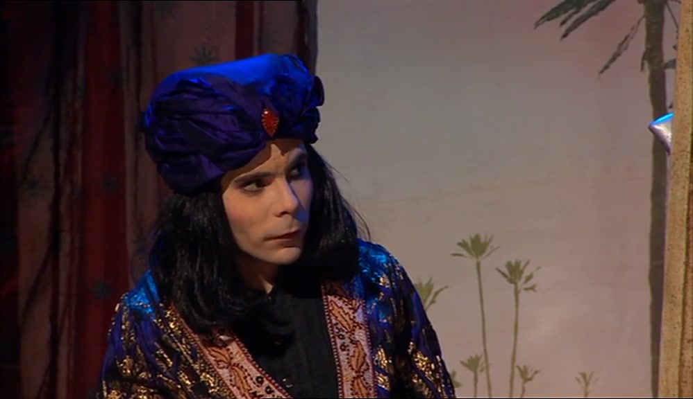 - THEY WERE THE FAKE SWORDS, BOLLO? - WHAT FAKE SWORDS? 
