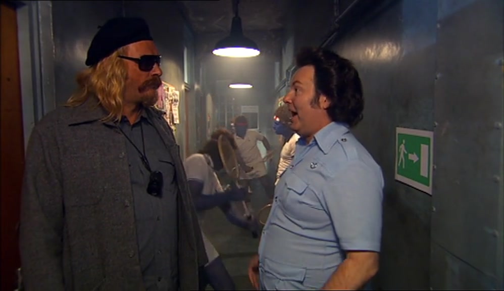 I'M A BIG ACTOR. LOOK.  