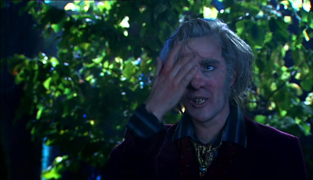 - I DIDN'T BRING ANY TIGHTS WITH ME. - LUCKILY, I DID. BEHIND THE TREE. OF YOU POP. 
