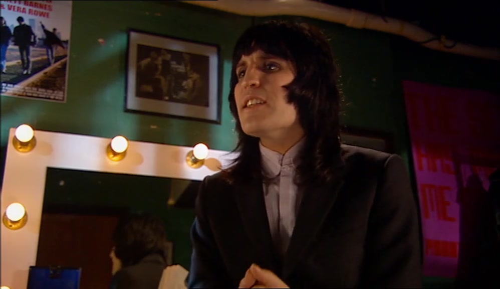 - NO, CHICKEN DRUMMERS, MATE. - LOOK, COME ON, GUYS. I COULD DO THIS. 