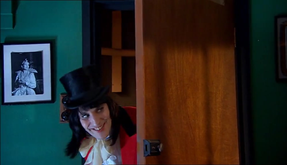 HEY, IF SAMMY'S LOOKING A BIT SLUGGISH, POP A COUPLE OF BEROCCA INTO HIS TANK, WILL YOU? 