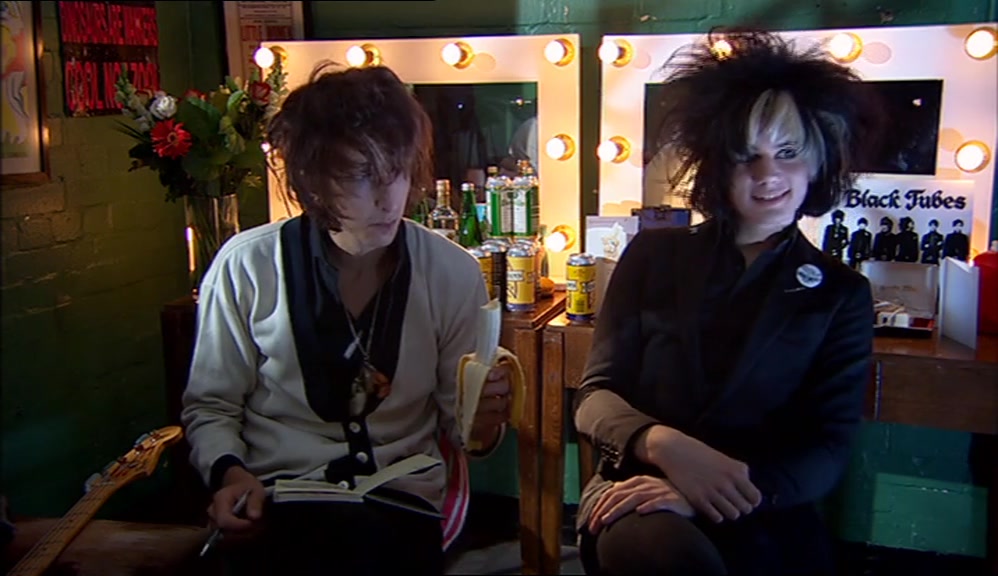(SAMMY) OI, SCISSORHANDS.  