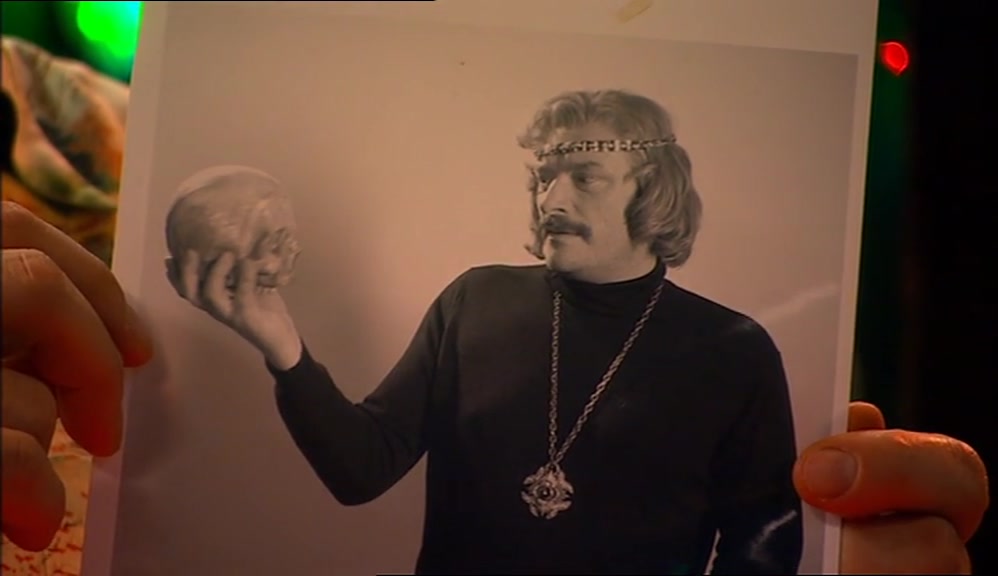 - I DON'T KNOW. WHAT IS THAT? - ME AS HAMLET. YOU DIDN'T KNOW ABOUT THAT. 
