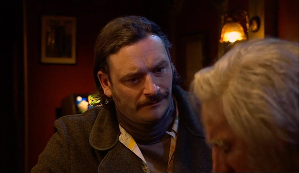 - SO HE'S ON THE BILL WITH YOU TONIGHT? - HE'S MY COMPETITION. 