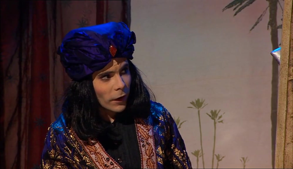 - THEY WERE THE FAKE SWORDS, BOLLO? - WHAT FAKE SWORDS? 