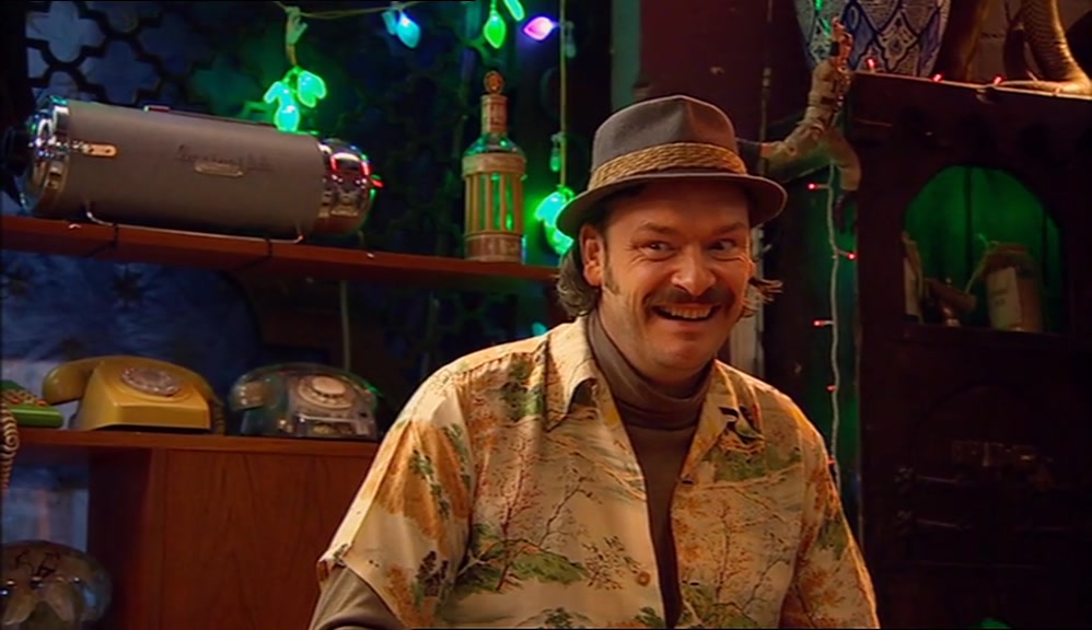 HEY, VINCEY, I'VE JUST BEEN ON THE INTERNET. 