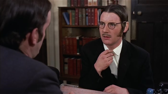 - I'VE SEEN'EM AT THE ZOO. - GOOD. 