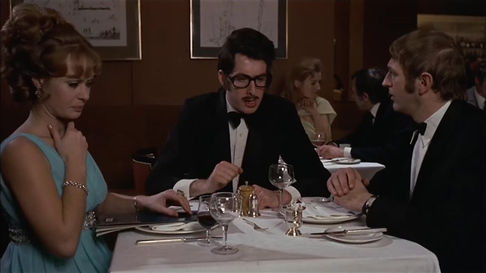 - OH, IT'S NOT THAT BAD. - NO, IT GETS ME HERE. 