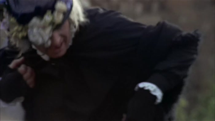 - THE FREE GIFTS. - POKING THE KNEE IN THE GROIN. 