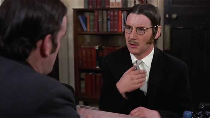 - I'VE SEEN'EM AT THE ZOO. - GOOD. 