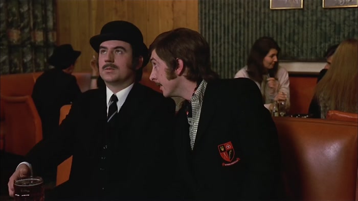 - SHE LIKES SPORT, YES. - I BET SHE DOES. 