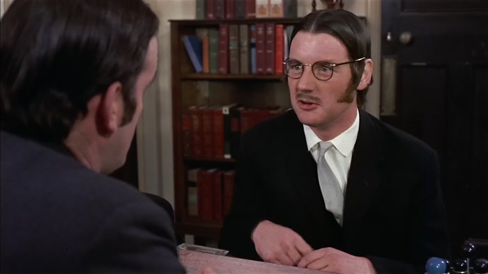 - I'VE SEEN'EM AT THE ZOO. - GOOD. 