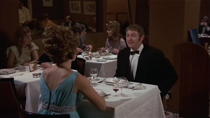 THAT'S ALL RIGHT, DARLING. I'M 20 MINUTES LATE MYSELF. 