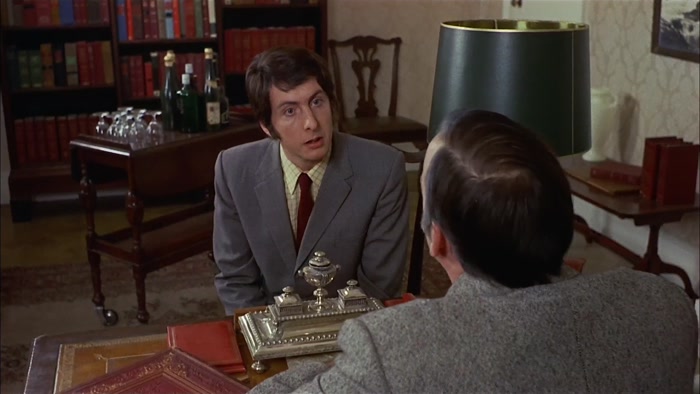 - CARRY ON. - I'M A FULLY QUALIFIED MOUNTAINEER. 