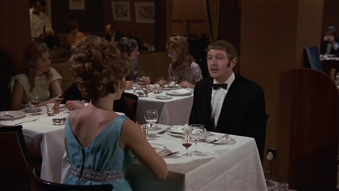THAT'S ALL RIGHT, DARLING. I'M 20 MINUTES LATE MYSELF. 