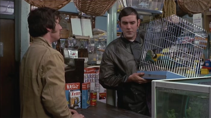 - THERE, HE MOVED. - NO, THAT WAS YOU PUSHING THE CAGE. 