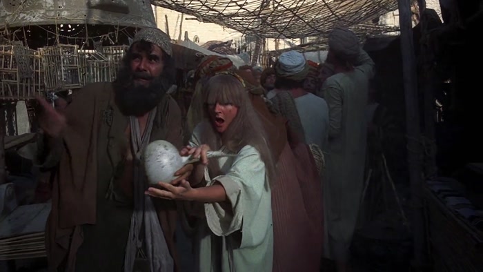IS THAT HIS GOURD? YES, BUT IT'S UNDER OFFER. 