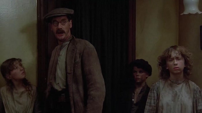 WAIT. I'VE GOT SOMETHING TO TELL THE WHOLE FAMILY. 